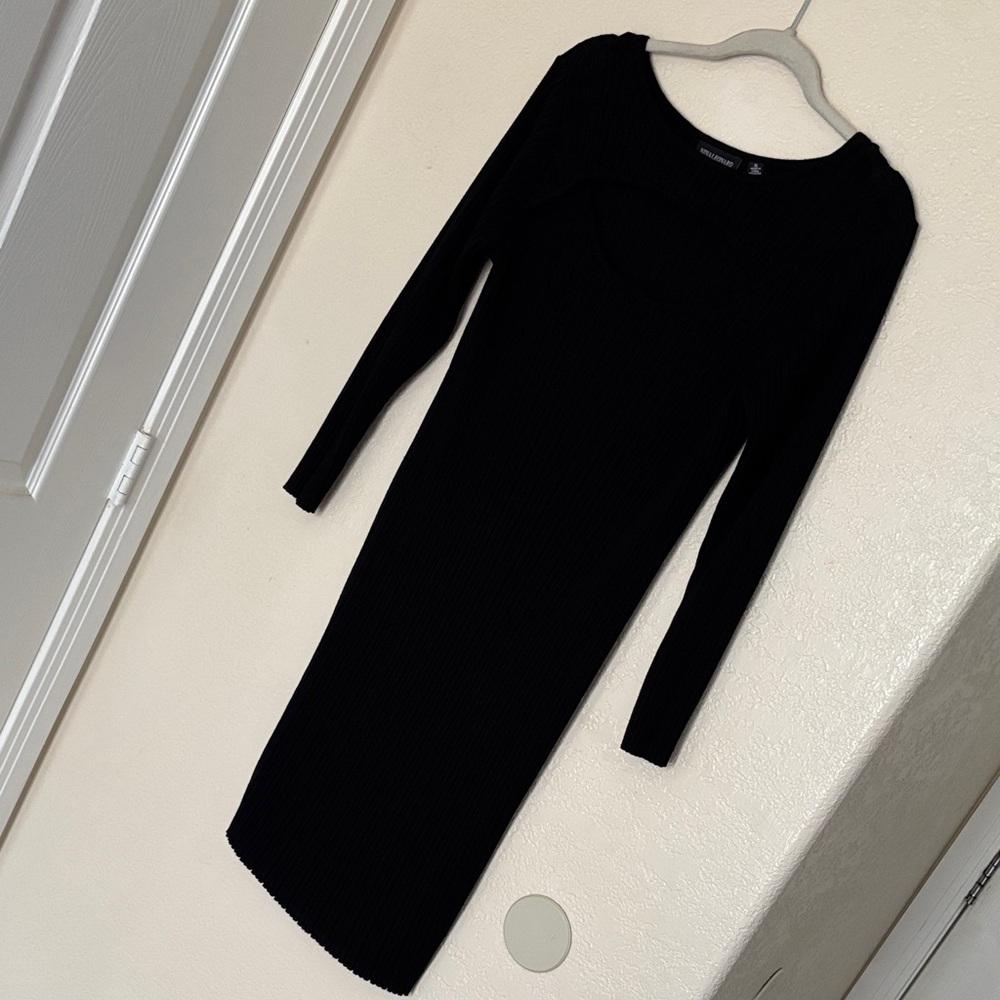 Black Long Sleeve Dress - Picture 2 of 6